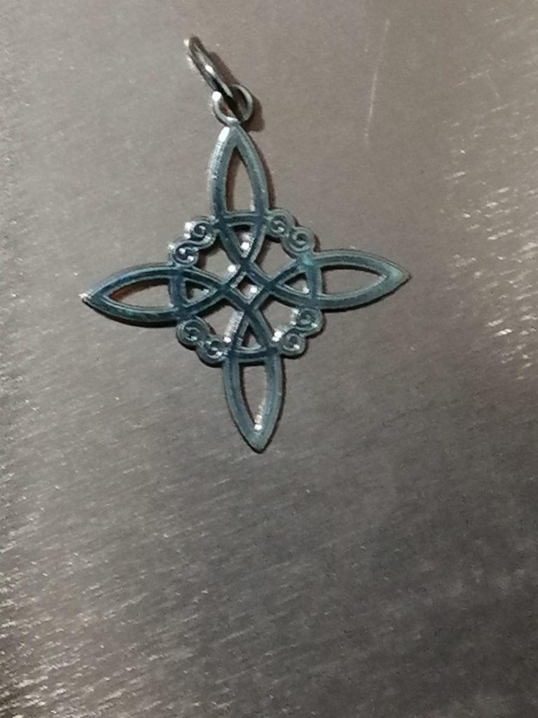 EL NUDO DE LAS BRUJAS, AMULETO Cuarzo Mistico